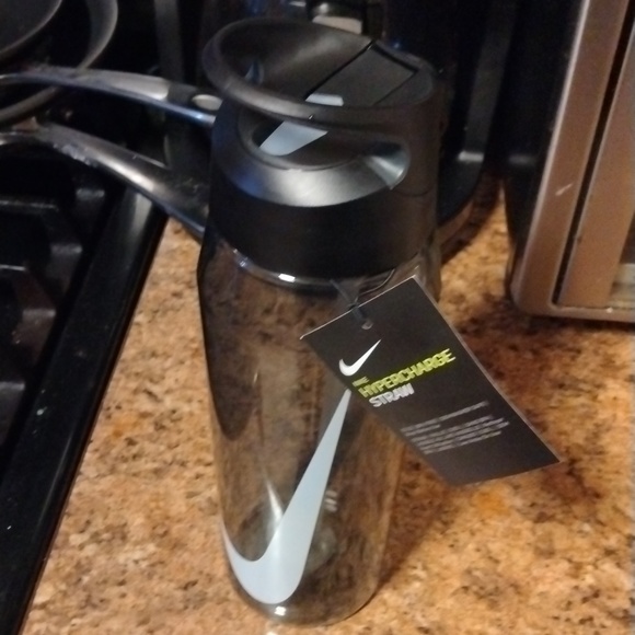 2023 Nike Hypercharge Straw - Picture 1 of 1
